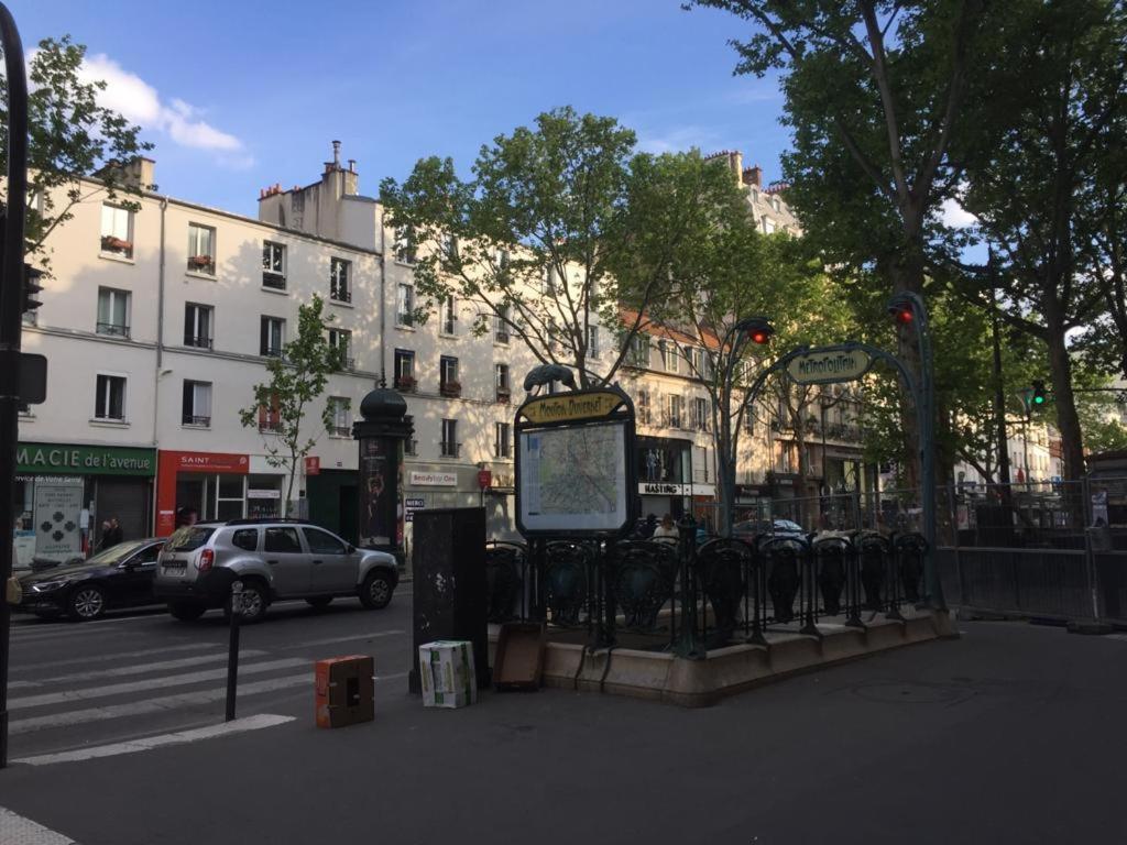 Courtyard In The Center Of Paris Apartment Exterior photo